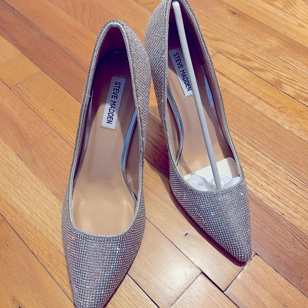 Brand new Steve Madden Attisha Rhinestone Heels